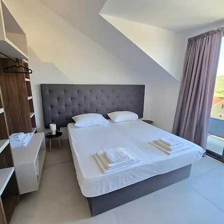 Aura Maris Apartman Sutivan