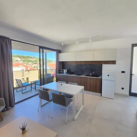 Apartment Aura Maris Sutivan